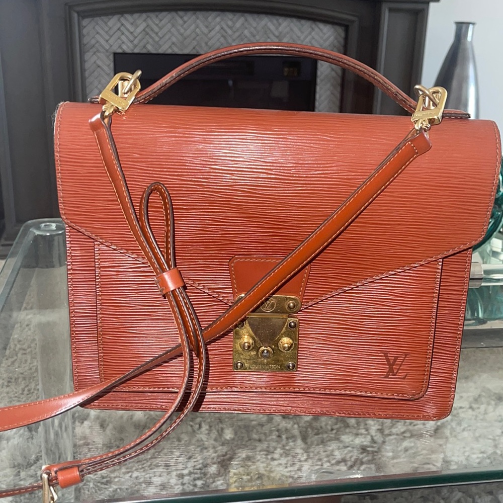 Louis Vuitton
Monceau  Epi Leather